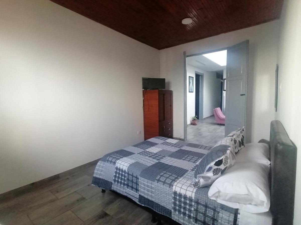 Angie'S House Bed & Breakfast Manizales Exterior photo